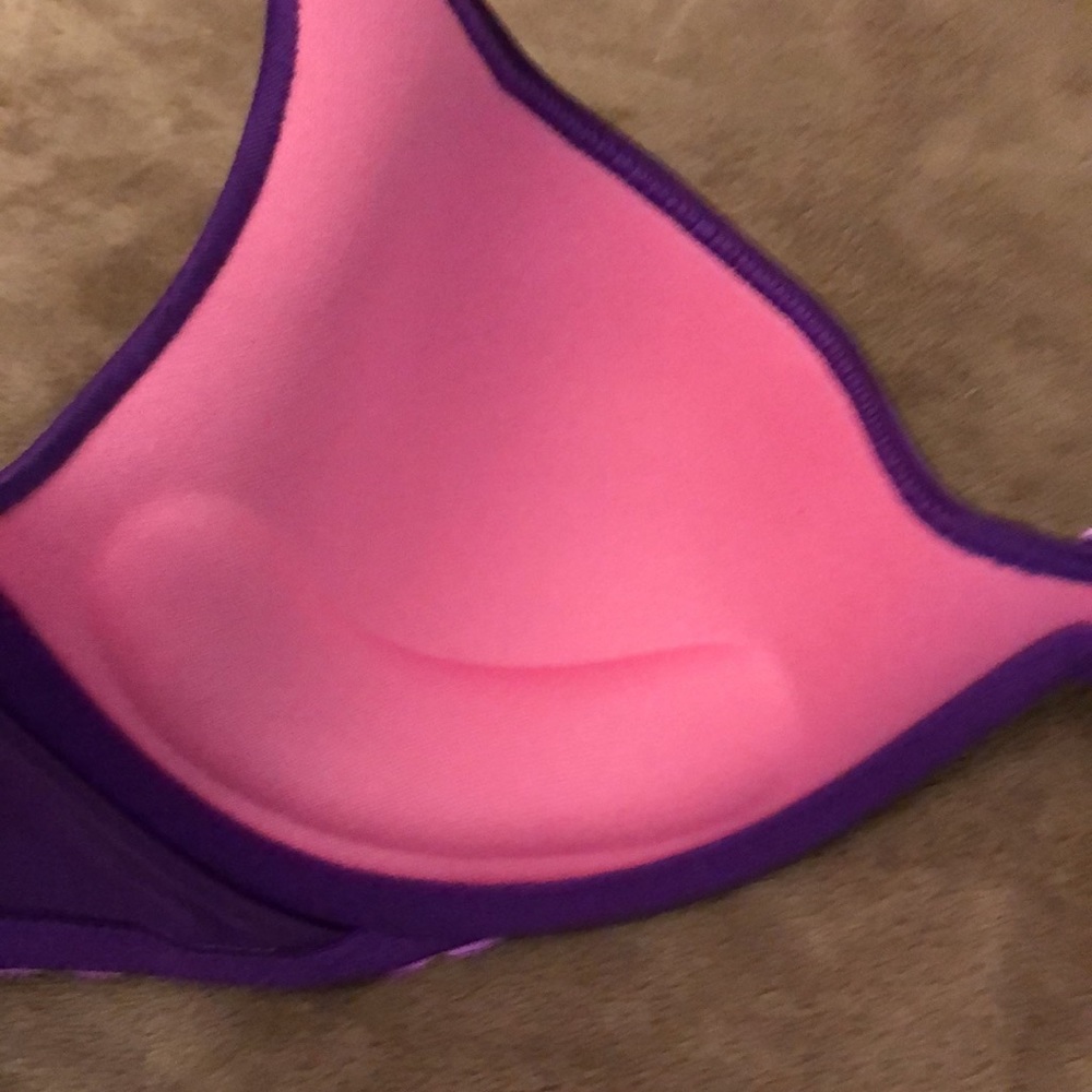Pink Victoria’s Secret bra - Picture 2 of 4